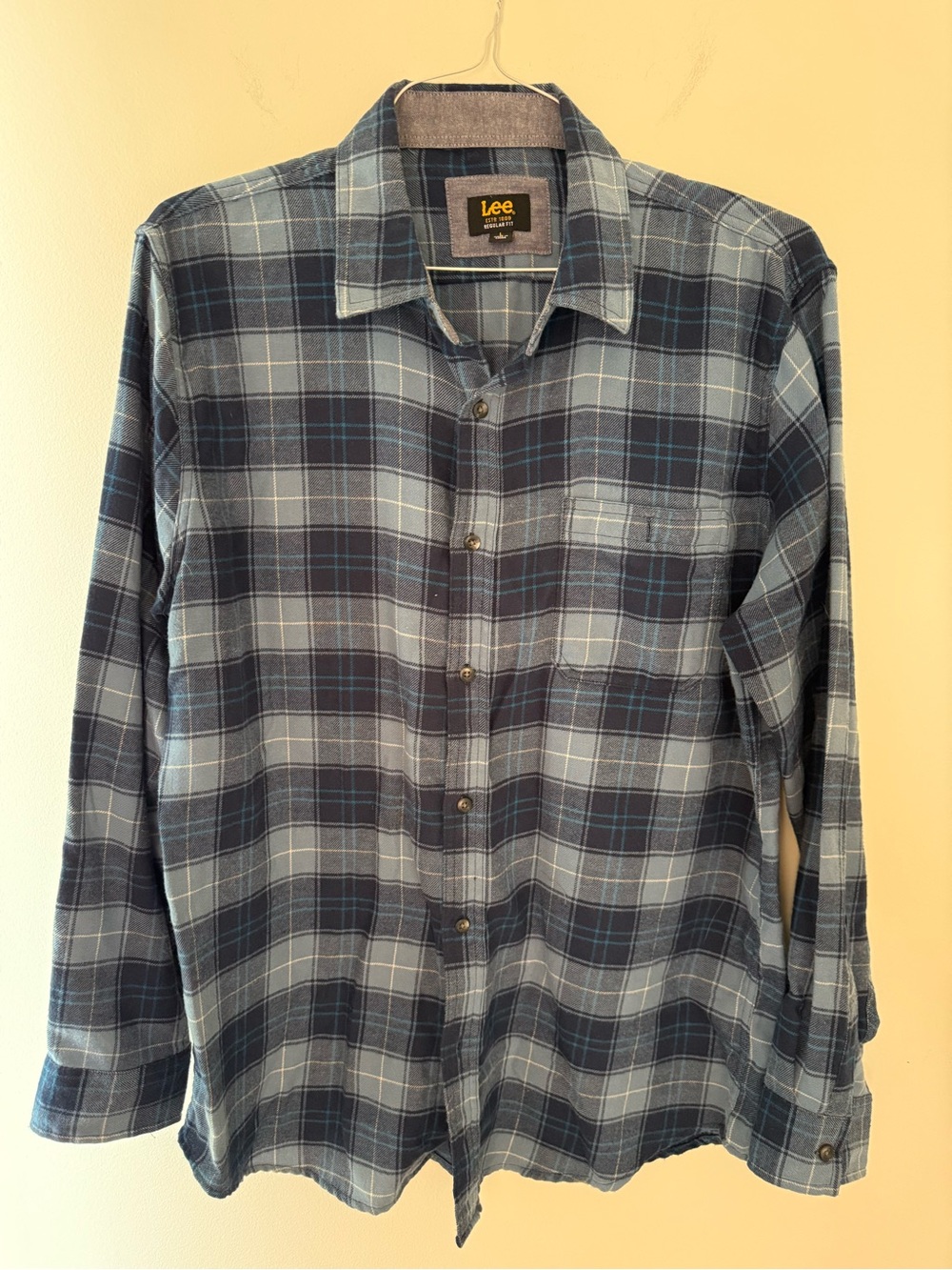 Lee Men's Blue Gray Plaid Button-Down Shirt